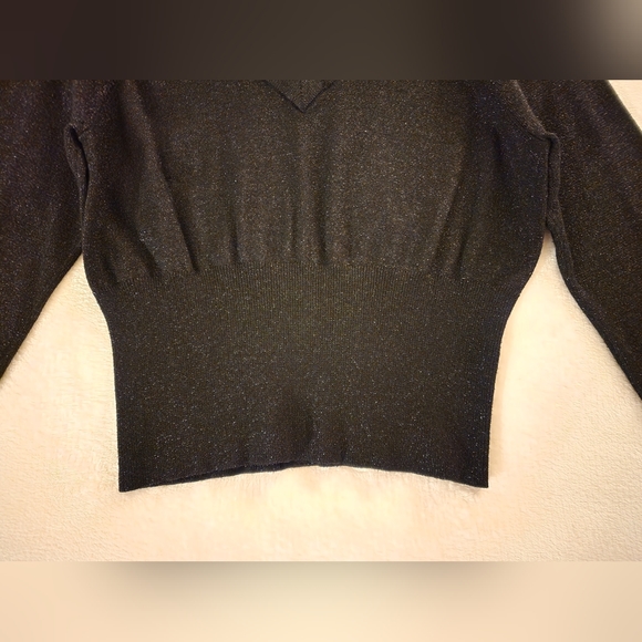 Black V-Neck Metallic Crop Sweater Juniors XL - Picture 4 of 11